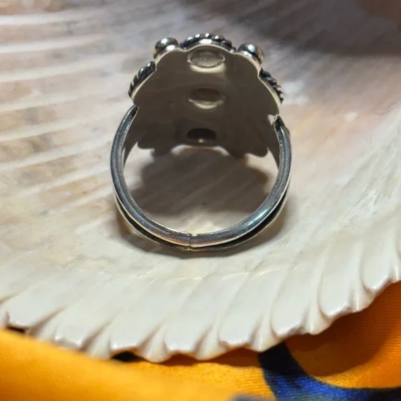 Sterling silver ring. Size 9. - Picture 4 of 6